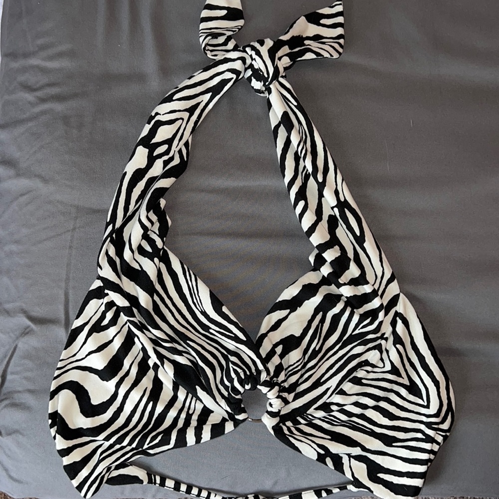 Zebra cropped toe-back halter top
